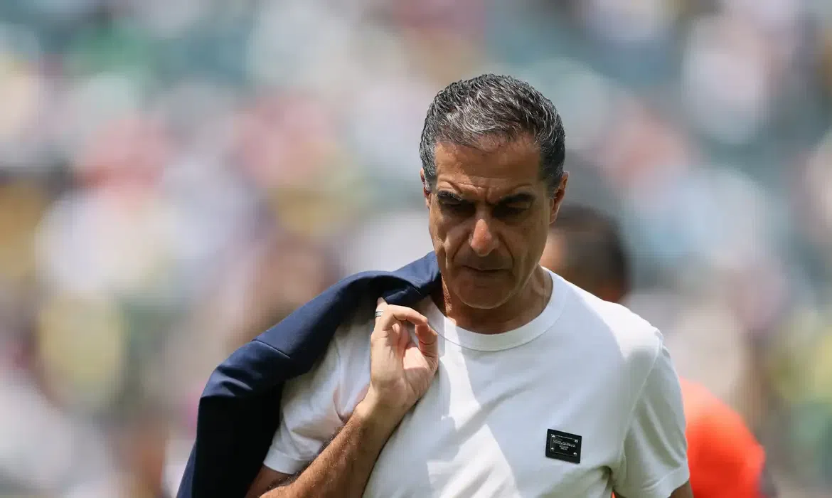 Quem vai ser o técnico do Botafogo? Renato Paiva sai e diretoria busca substituto ofensivo