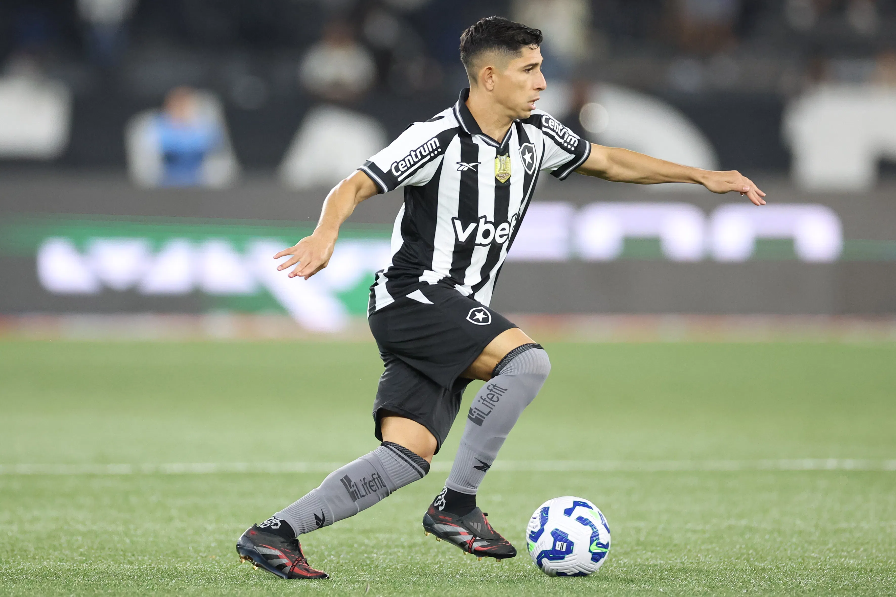 Botafogo x Cruzeiro hoje (03/08) ao vivo: Transmissão, escalações e horário da partida da Série A