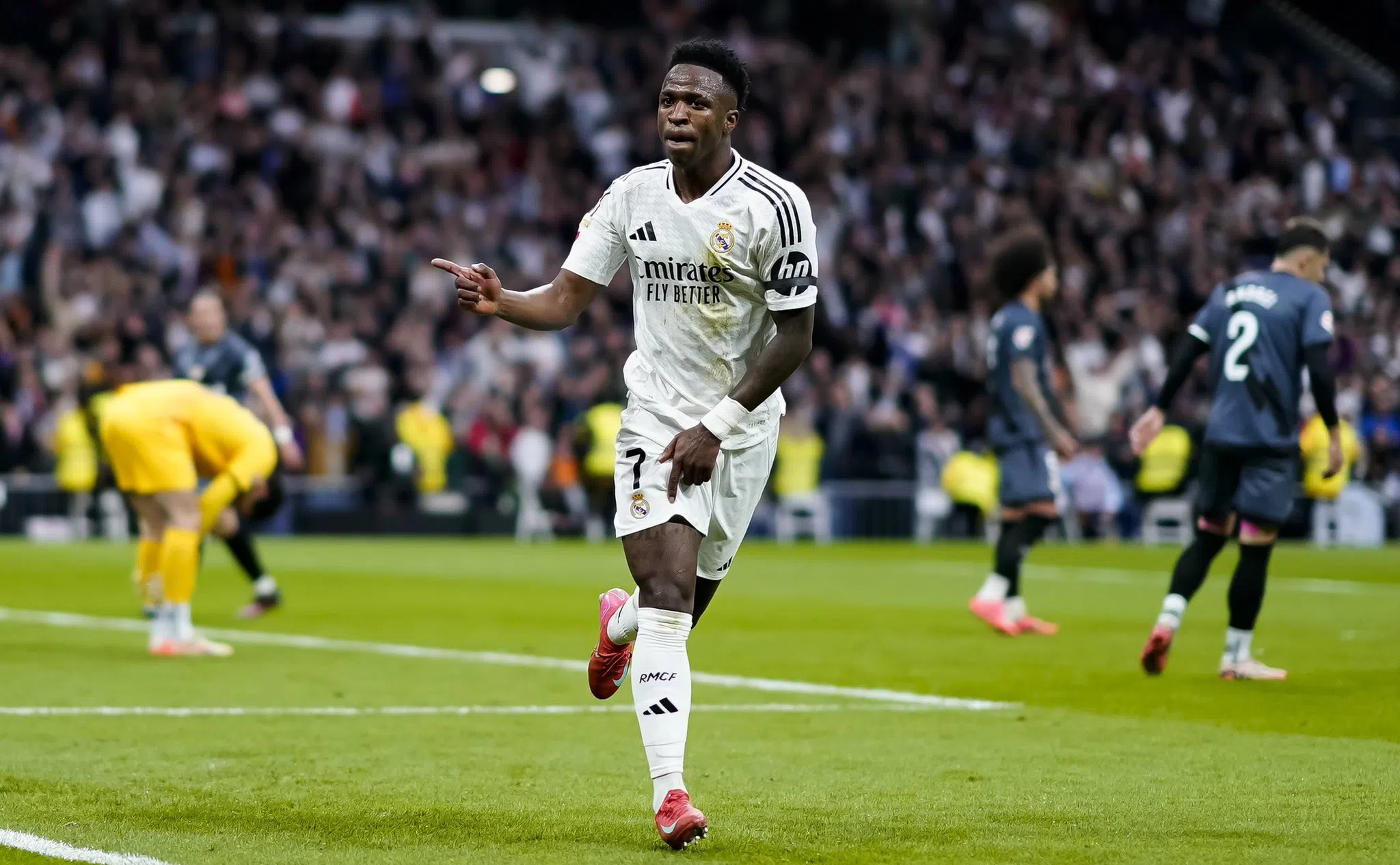 Real Madrid pretende negociar Vinícius Júnior após polêmicas; confira