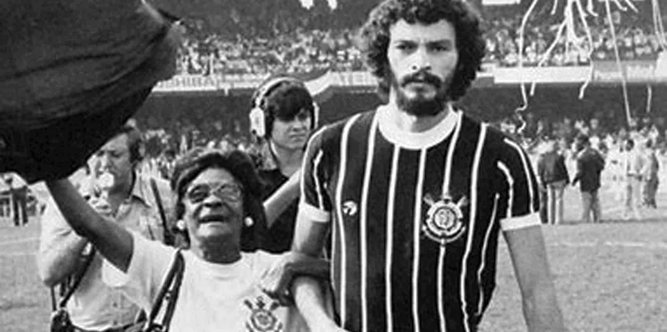 Sócrates: O Jogador e Doutor que Inspirou Gerações