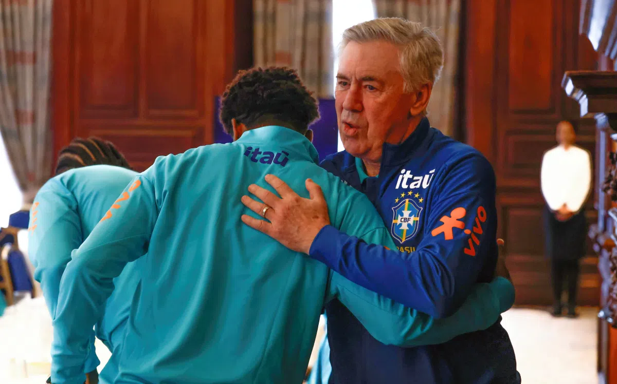 Carlo Ancelotti não se afetou com Emerson Leão e Oswaldo de Oliveira, diz presidente da CBF