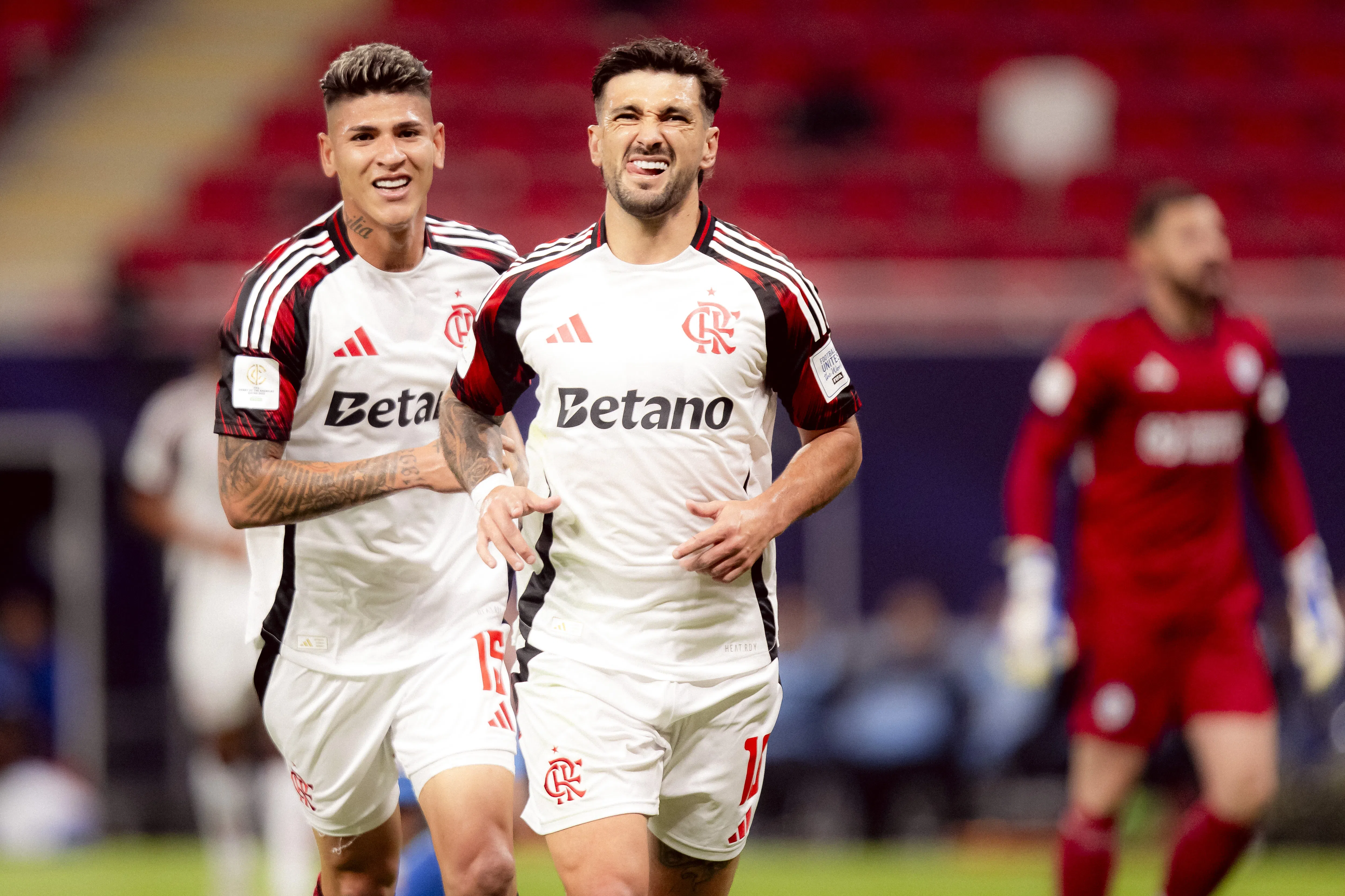 Arrascaeta dá show, Flamengo ganha do Cruz Azul e vai para a semifinal a Copa Intercontinental; veja como foi o jogo