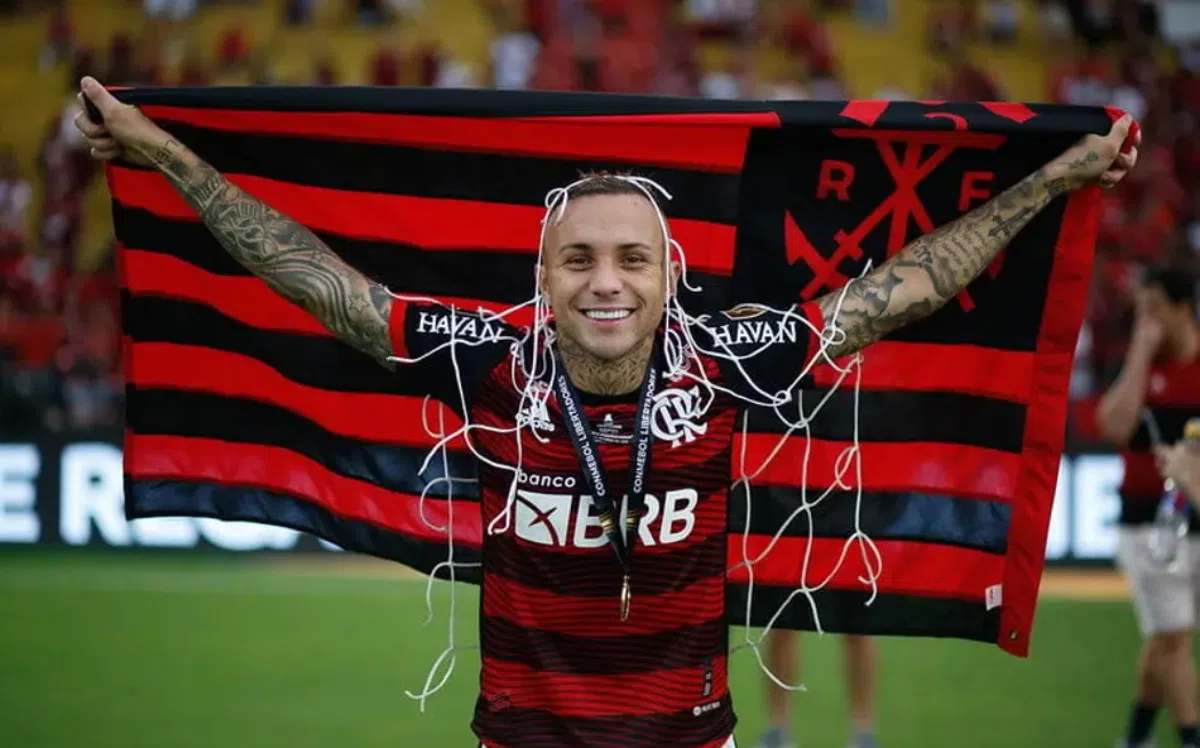 Cebolinha comemorando o título da Libertadores pelo Flamengo - Foto: Gilvan de Souza/Flamengo