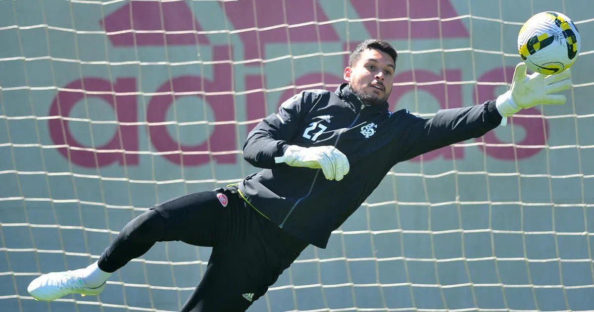 Ceará Negocia a Contratação do Goleiro Keiller: Ex-Vasco pode ser um Reforço Promissor