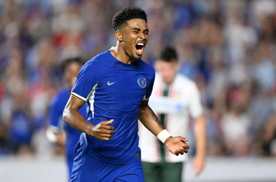 Entre inovação e tradição: O design que surpreende na camisa do Chelsea 2023