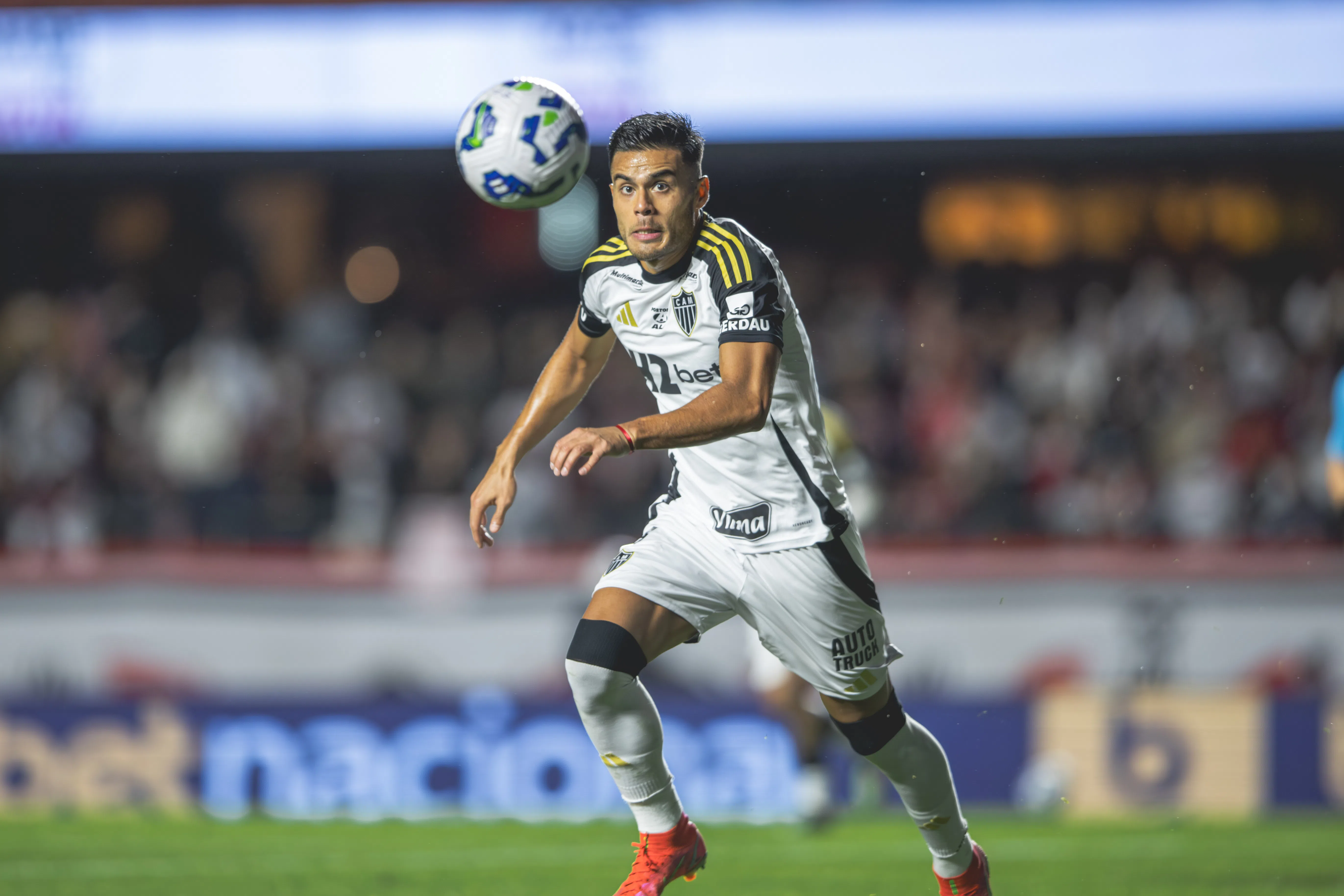 Transmissão Atlético-MG x Santos hoje (14) ao vivo: Saiba horário, escalações e onde assistir o jogo do Brasileirão