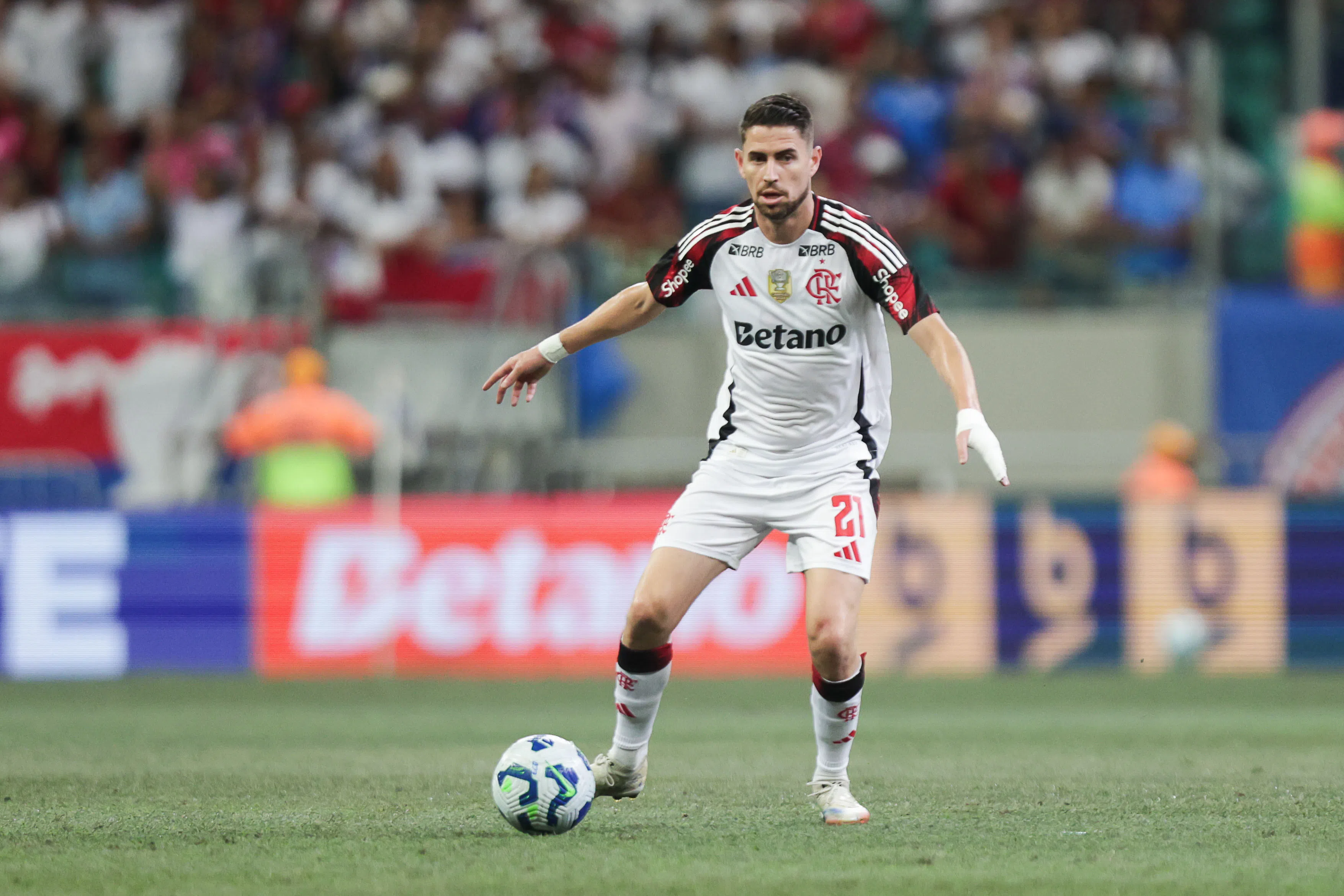 Onde assistir Botafogo x Flamengo hoje (15) ao vivo: Transmissão, horário e escalações do jogo da Série A