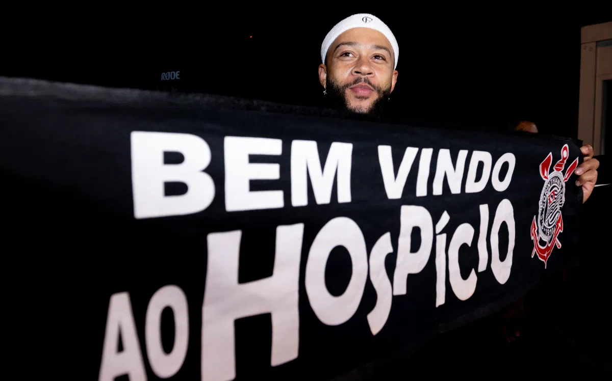 Chegada de Memphis Depay no Aeroporto de Guarulhos - Foto: Rodrigo Coca/Corinthians