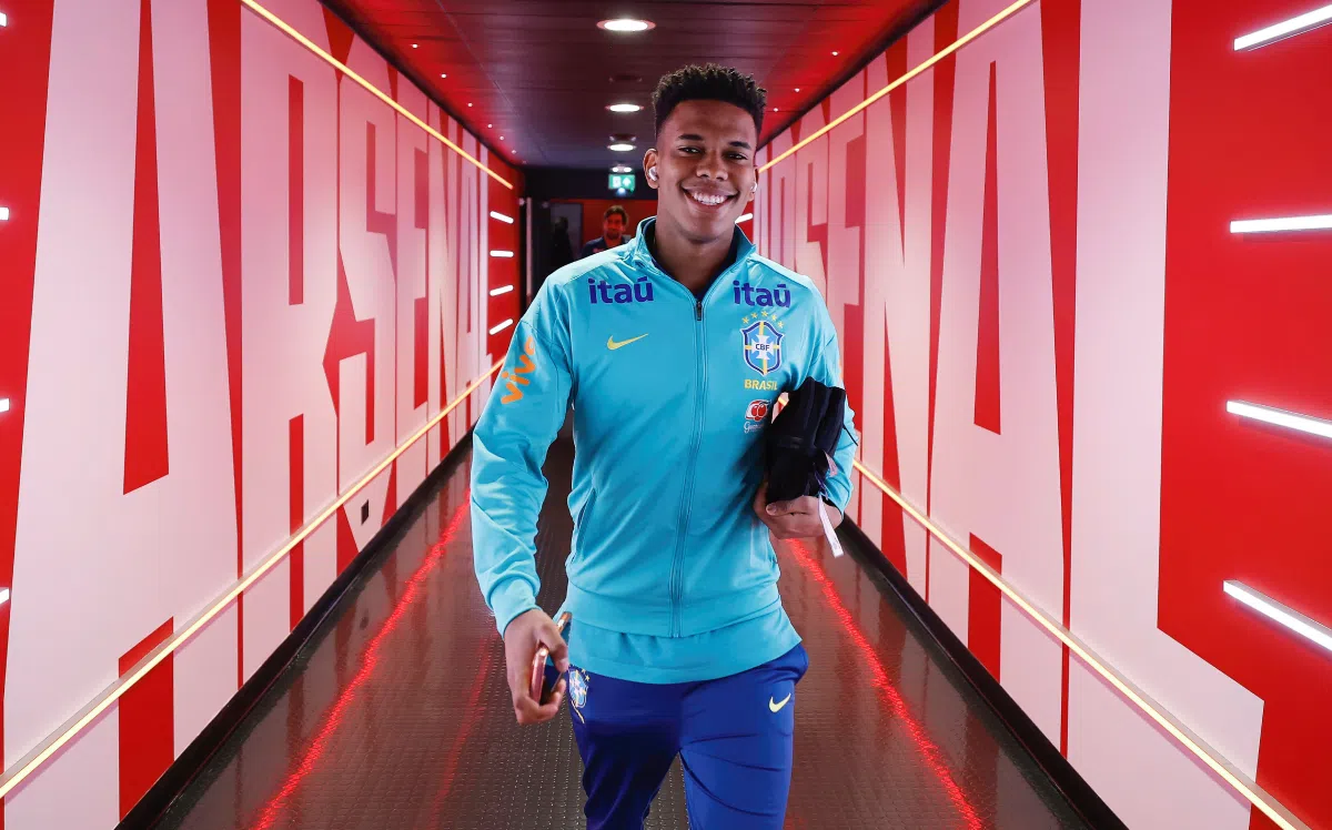 Seleção Brasileira: Carlo Ancelotti desenvolve Estêvão com broncas, conselhos e atenção especial