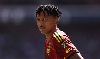 Fluminense de Olho em Léo Chú: O Reforço que Pode Fazer a Diferença em 2025