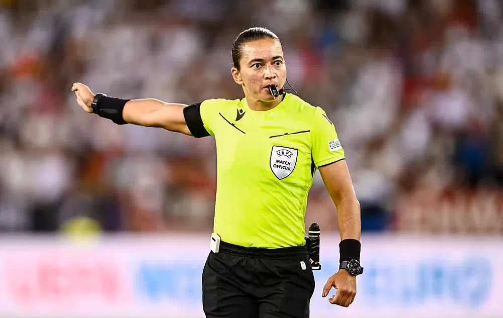 Edina Alves: A árbitra brasileira que rompeu barreiras