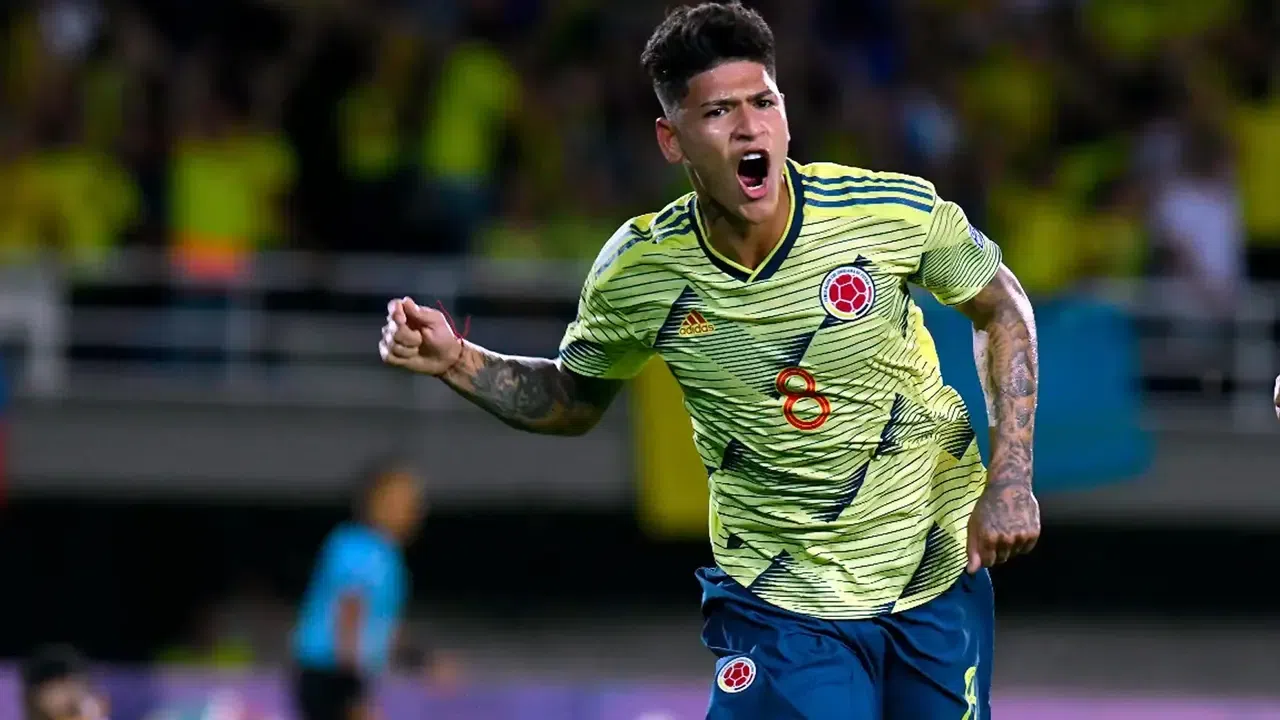 Flamengo acerta contratação de Carrascal por R$77,5 milhões. Veja detalhes