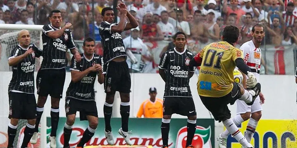 Rogério Ceni Alcança 100 Gols: O Marco Inédito no Futebol em 2011