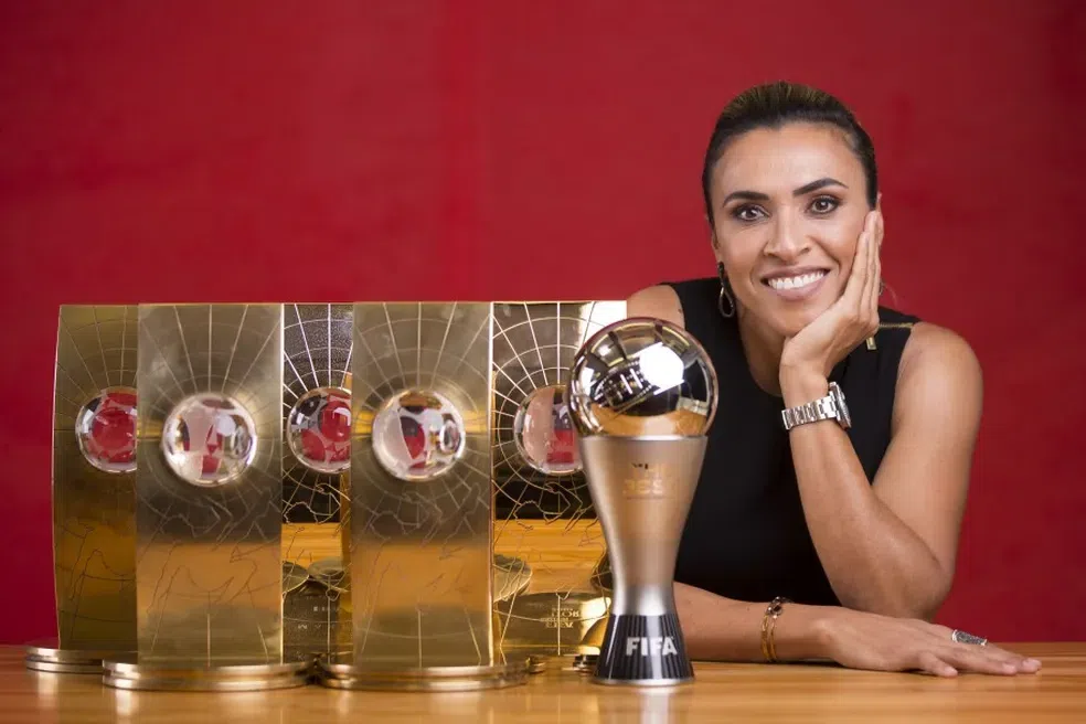 Marta concorre à Bola de Ouro Feminina 2025 nesta segunda-feira em Paris