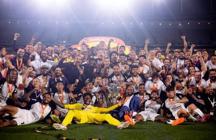 Corinthians bate o Vasco no Maracanã e é tetracampeão mundial da Copa do Brasil; veja como foi o jogo