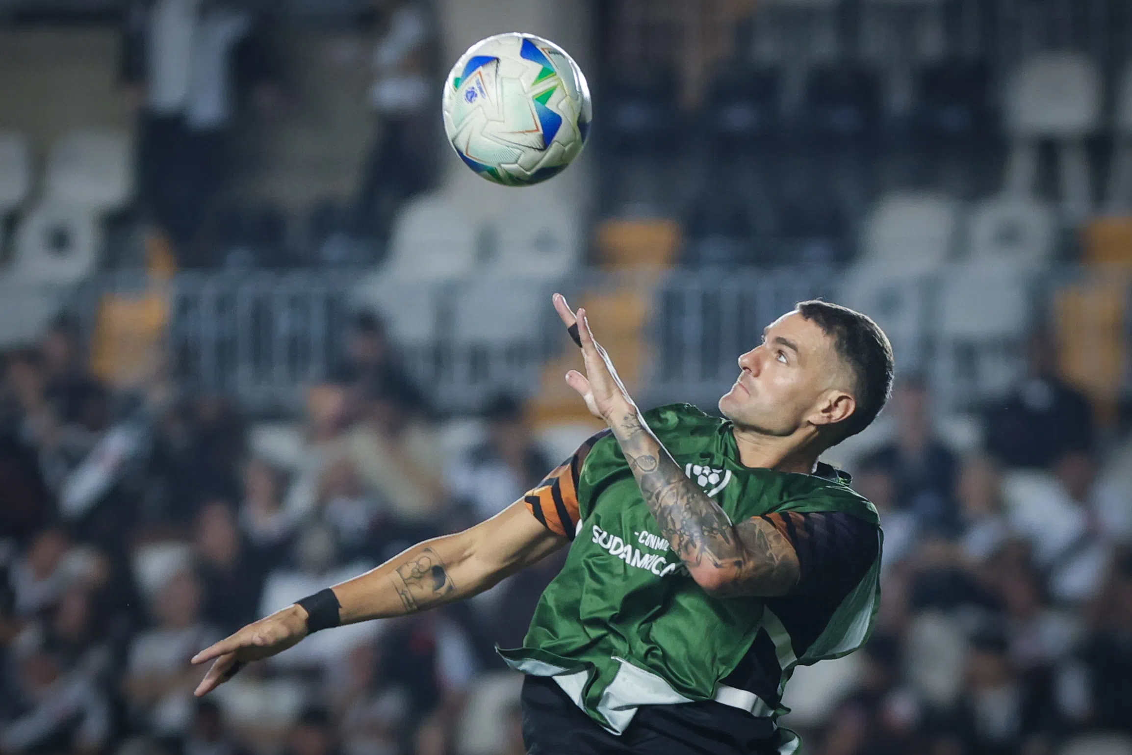 Com gol de Vegetti, Vasco apenas empata com o Del Valle e está fora da Sul-Americana; veja como foi o jogo