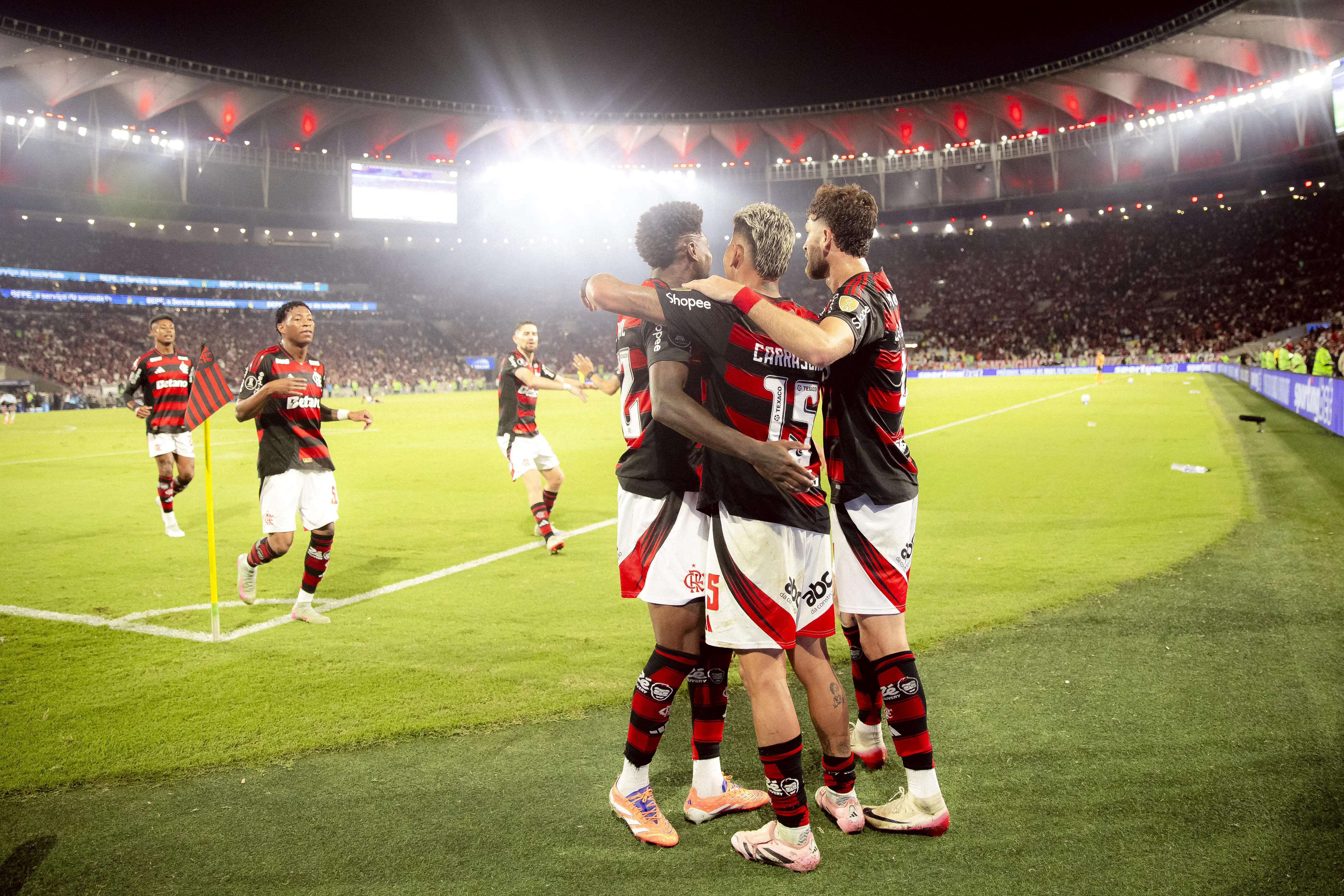 Flamengo marca na reta final, derrota o Racing e sai na frente no jogo da semifinal da Libertadores; veja como foi a partida