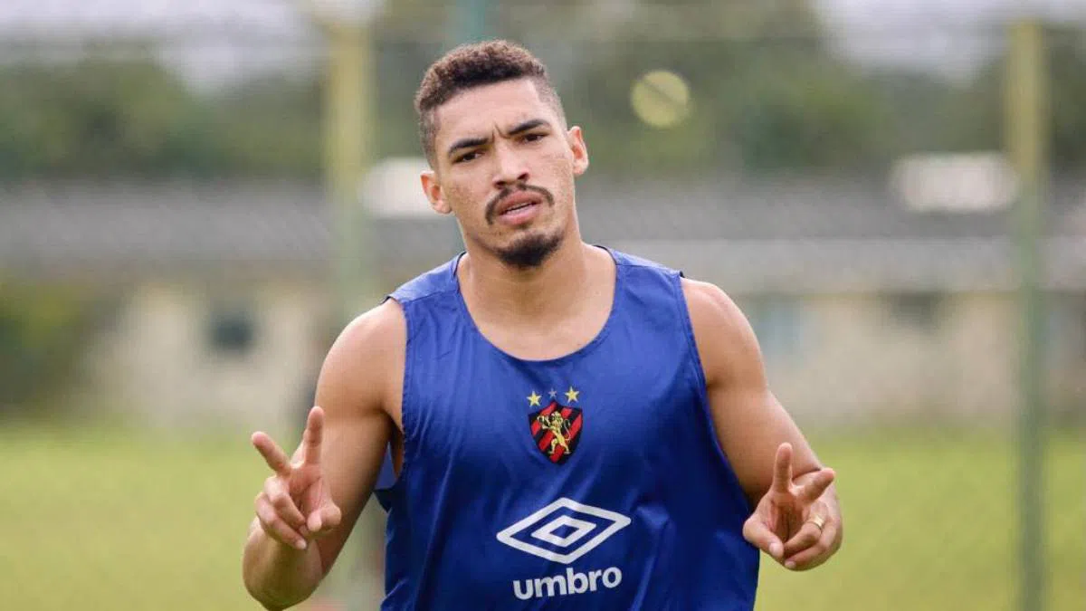 Cruzeiro tenta Contratar Adryelson: Craque não tem espaço no Lyon