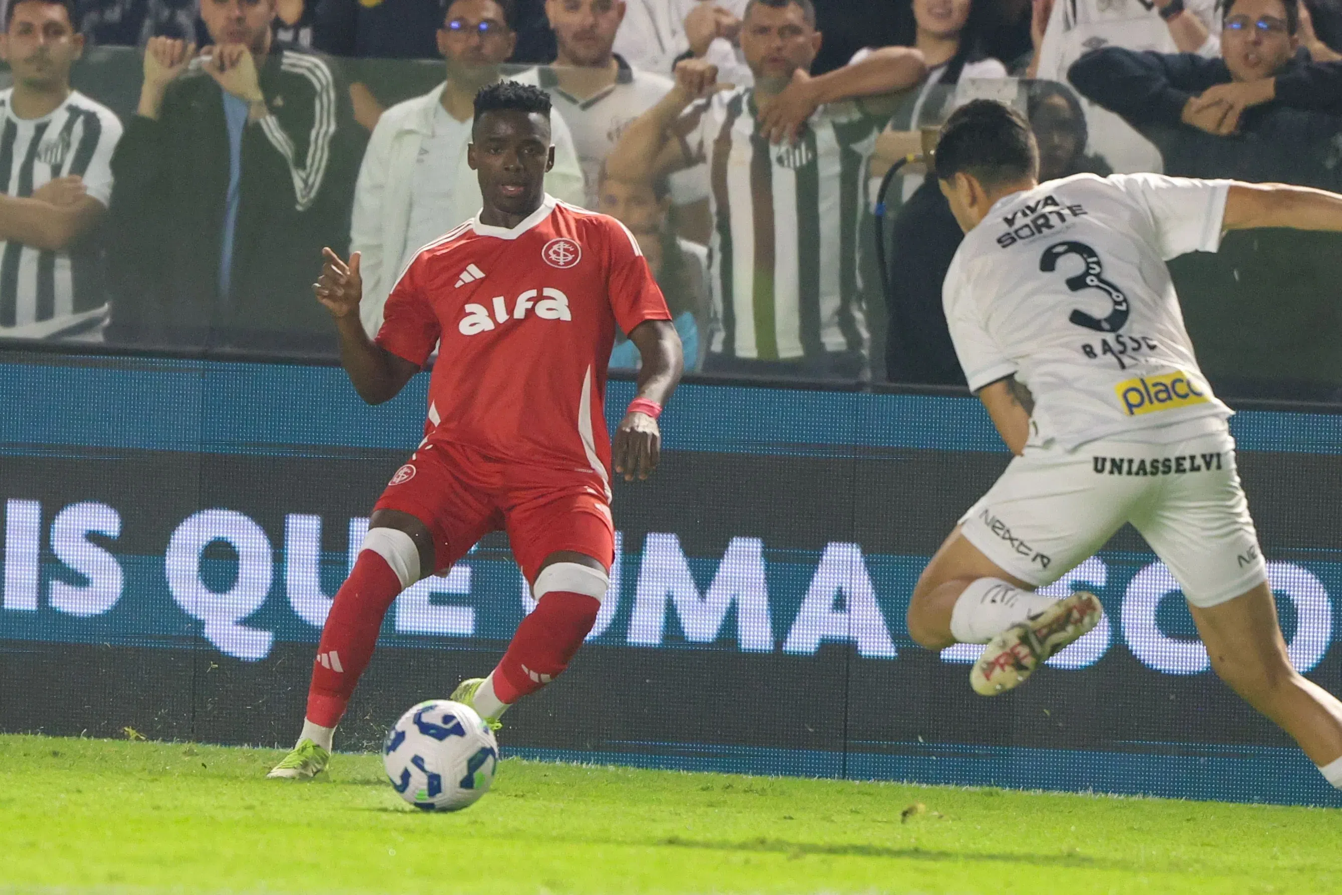 Internacional x Santos: onde assistir ao vivo, horário e escalações