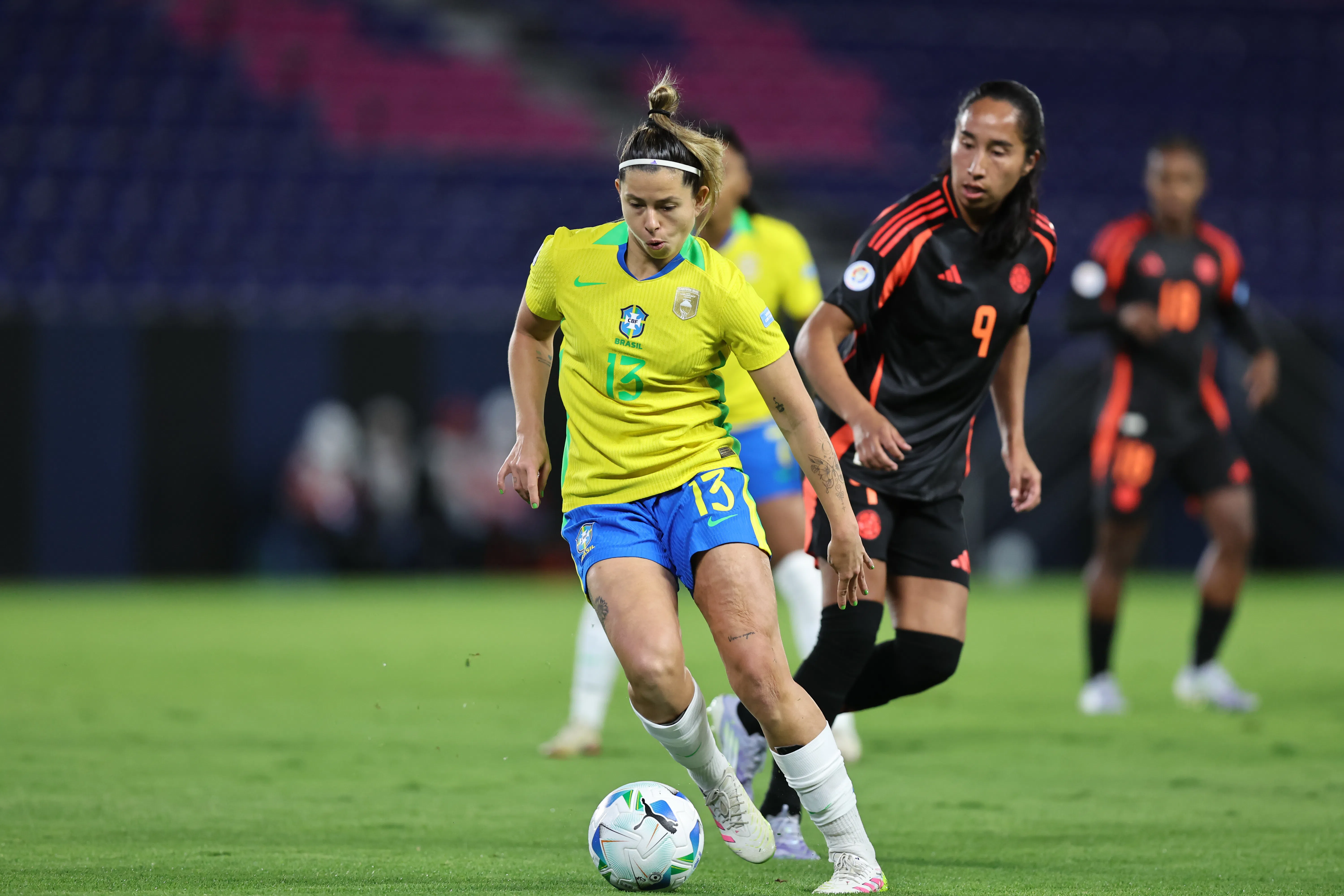 Com uma jogadora a menos, Seleção Brasileira empata com a Colômbia e se classifica para a semifinal da Copa América Feminina