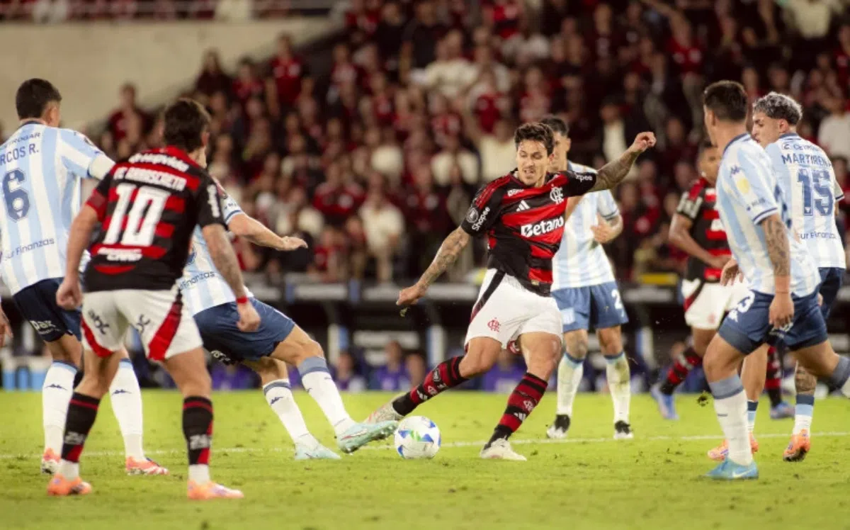 Conmebol define árbitros de Flamengo e Palmeiras nas semifinais da Libertadores 2025