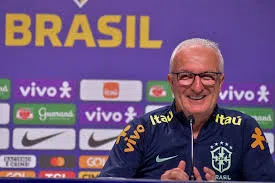 Dorival Júnior: O mentor que moldou o futebol brasileiro com inovação e determinação
