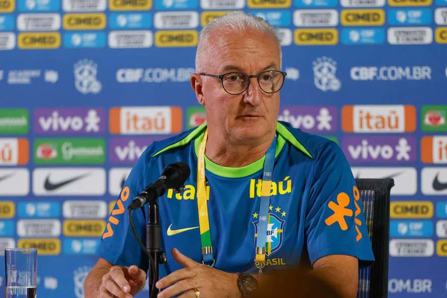 Dorival Júnior: O mentor que moldou o futebol brasileiro com inovação e determinação