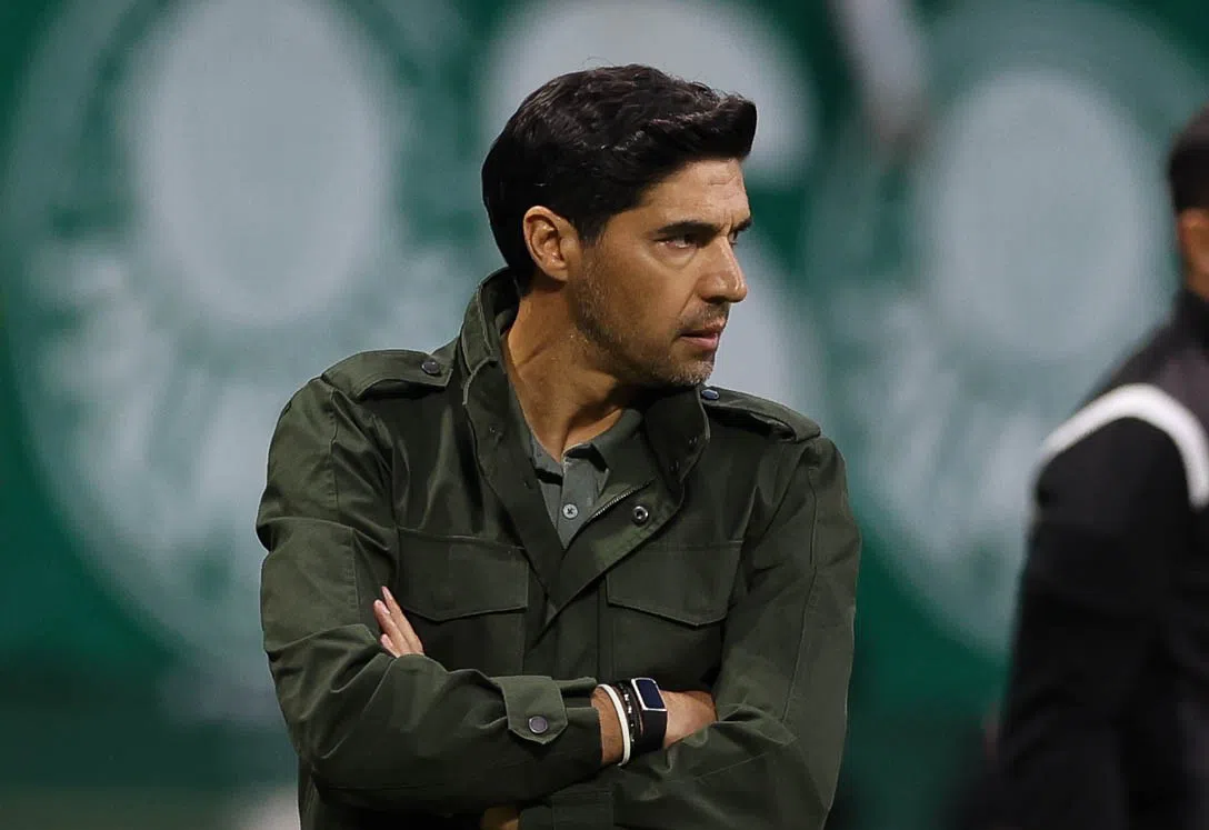 Abel Ferreira confirma que permanecerá no Palmeiras, mesmo não assinando a renovação