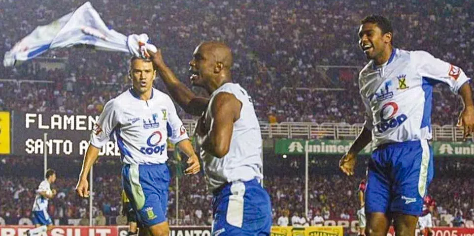Flamengo 0 x 2 Santo André 2004: A Zebra que Deixou o Mengão de Queixo Caído!